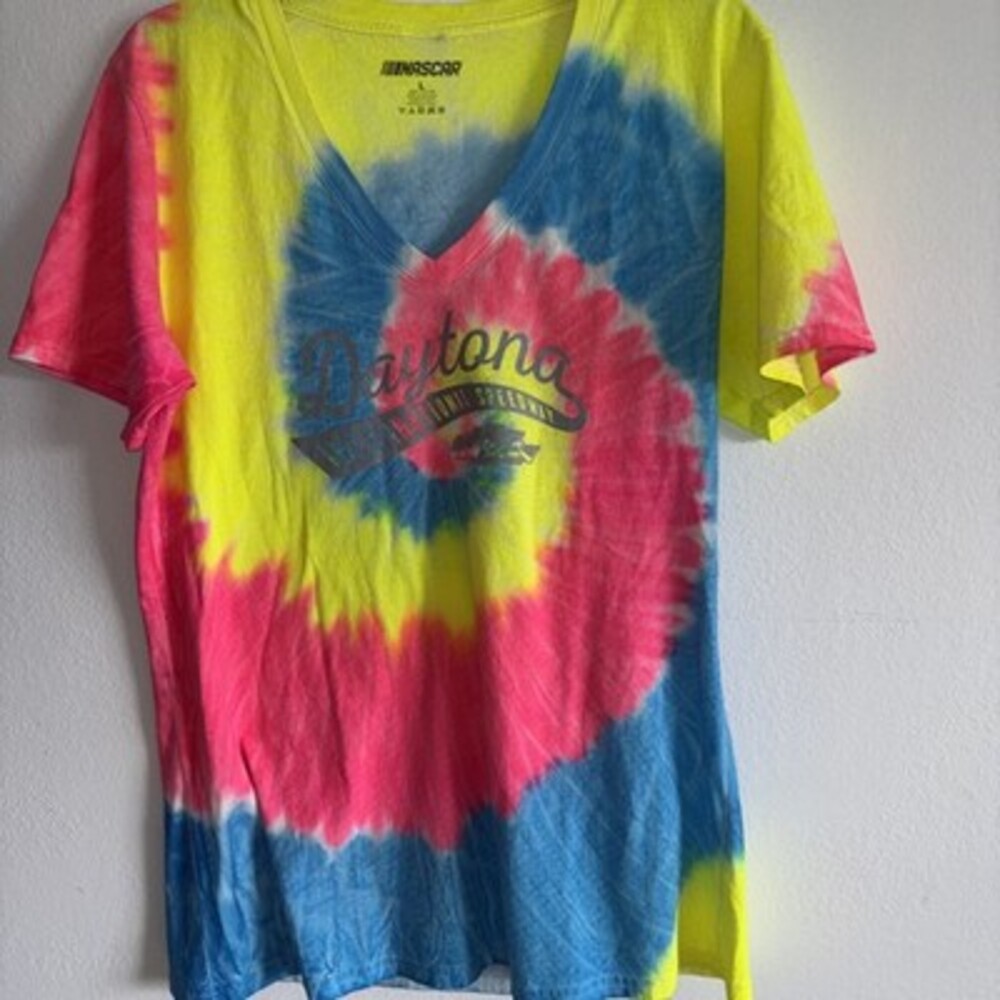 Nascar Daytona International  Speedway Tie-Dye V-Neck T-Shirt Women's Large